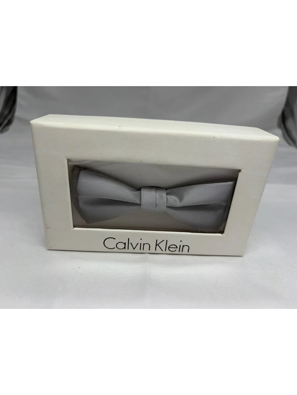 Calvin Klein Men's Gray Silk Bow Tie Formal Pre-Tied Adjustable With Box